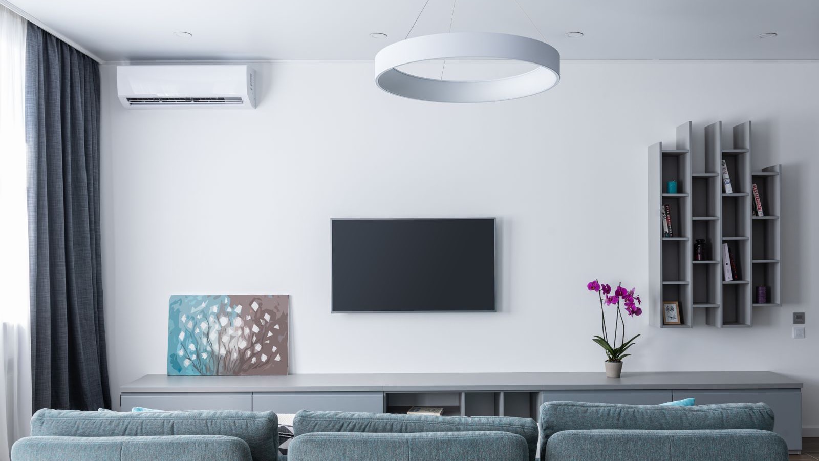 DIY ductless mini split wall-mounted indoor unit in a living room, an alternative to MrCool, Pioneer and Senville systems